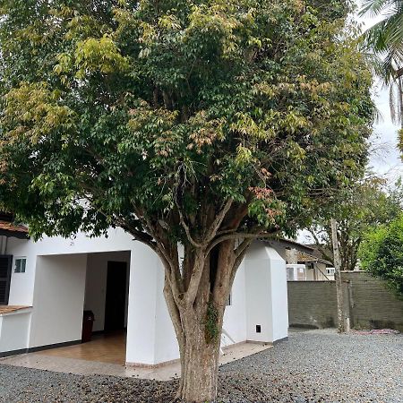 Casa Melhor Localizada Em Помероди Экстерьер фото